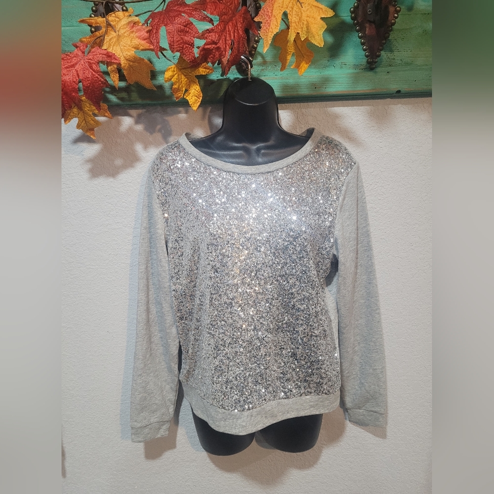 Beautiful sweater with ALL of the shimmer